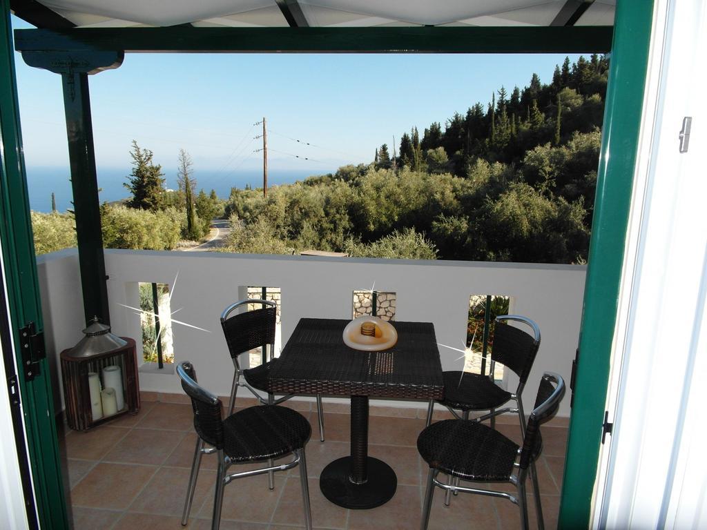 Ionian Villas Ayios Nikitas Bilik gambar