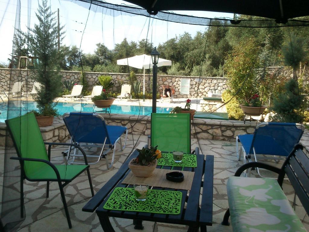 Ionian Villas Ayios Nikitas Bilik gambar