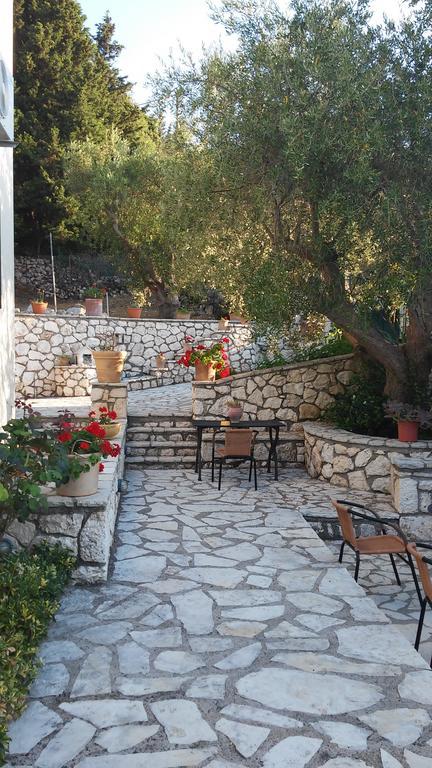 Ionian Villas Ayios Nikitas Bilik gambar