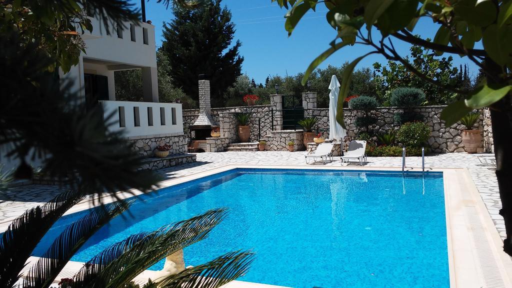 Ionian Villas Ayios Nikitas Bilik gambar